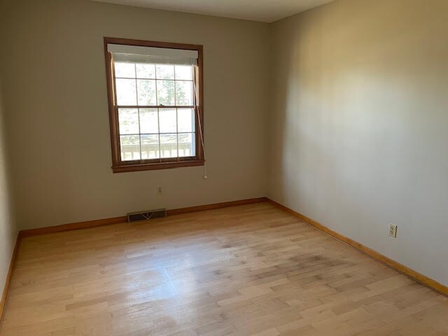 Building Photo - 2224 Golf Club Ln