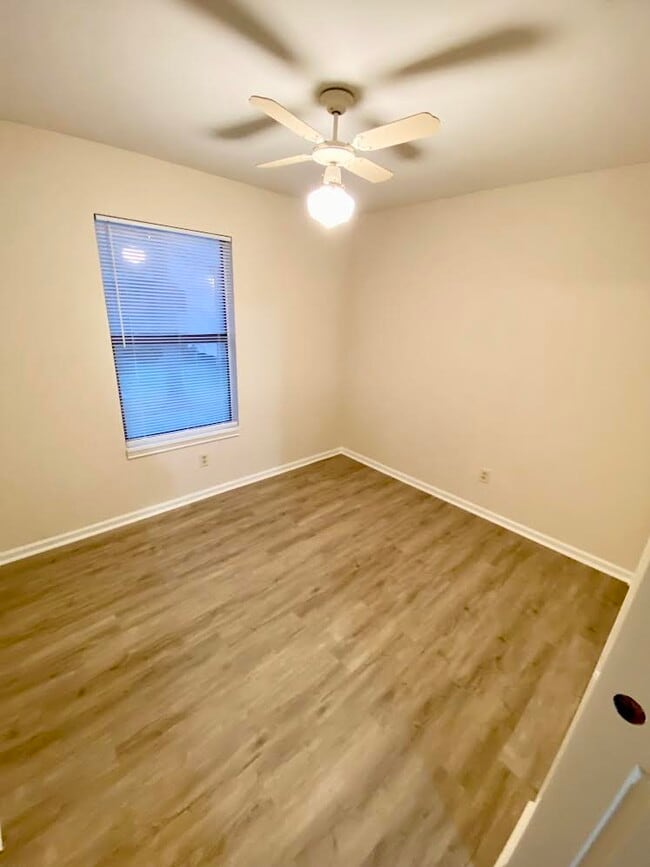 Building Photo - 208 Darbonne Rd