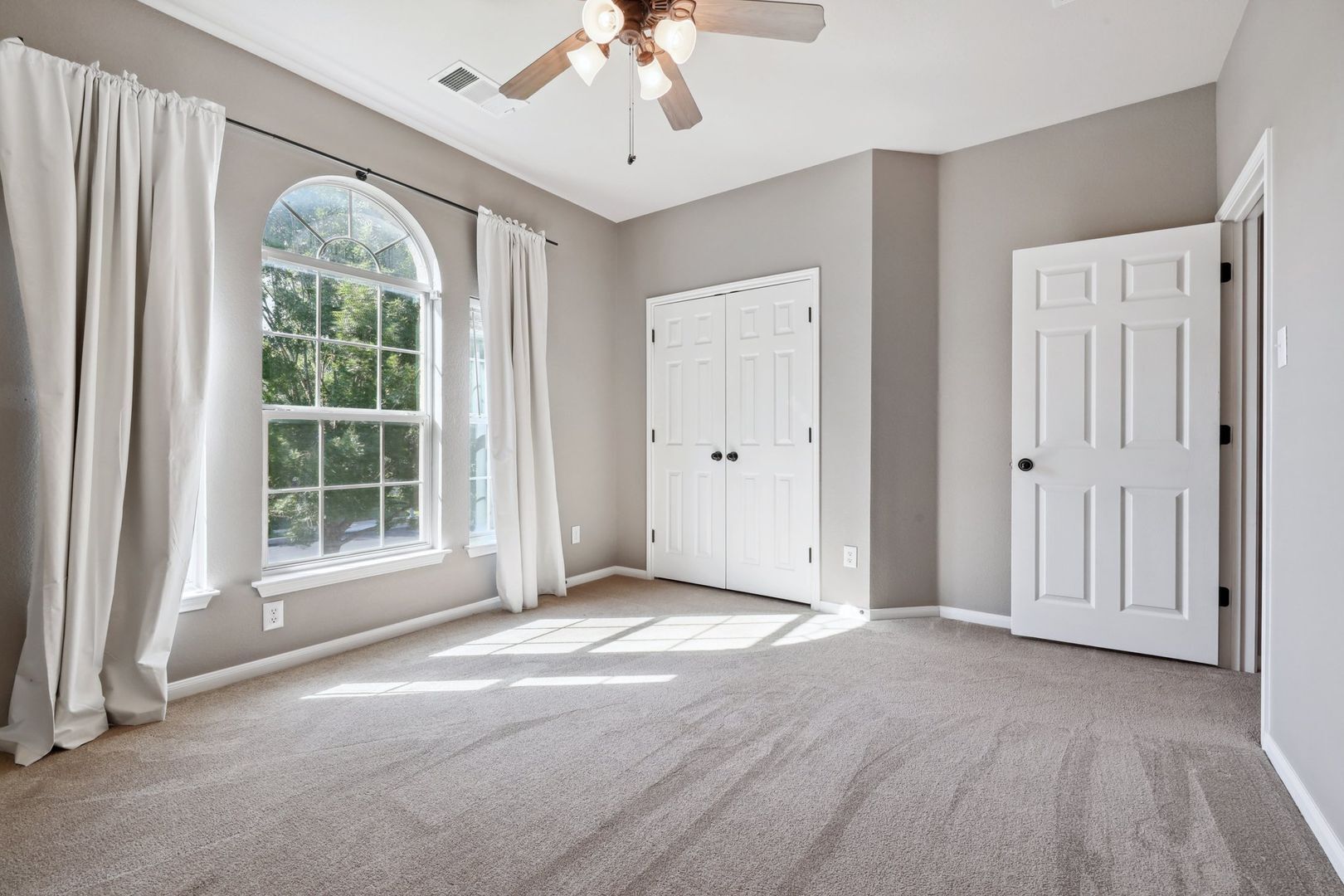 Building Photo - 3700 Harvey Penick Dr