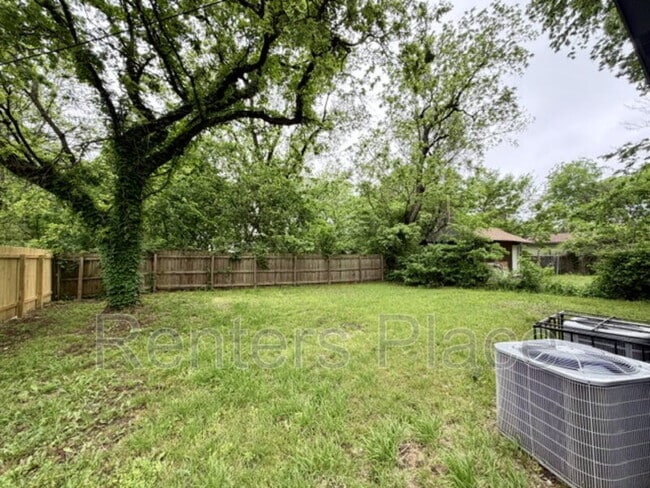 Building Photo - 2326 N Atlanta Pl