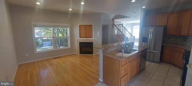 Building Photo - 10210 Sherman Heights Pl