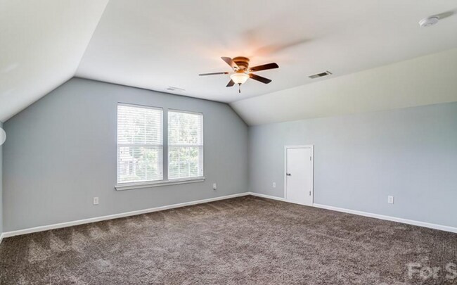 Building Photo - 4818 Summerside Dr