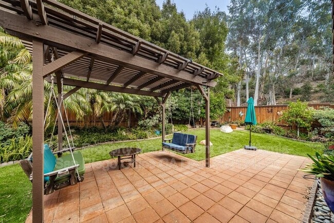Building Photo - 2898 Woodridge Cir
