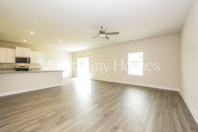 Building Photo - 3510 Quintana Dr