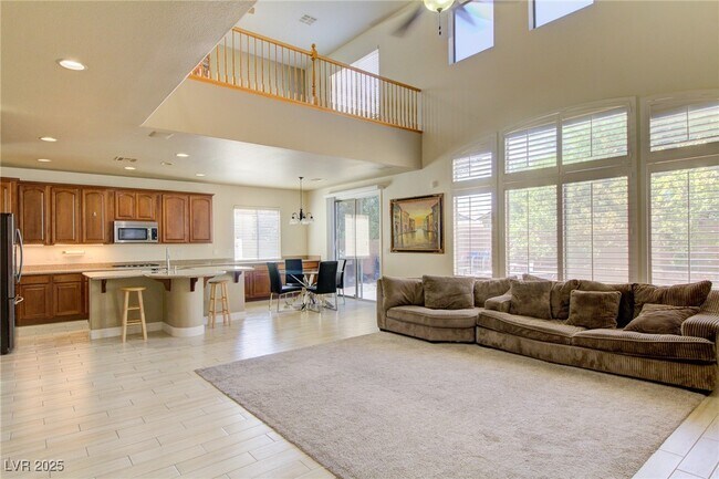Building Photo - 8925 Monte Oro Dr