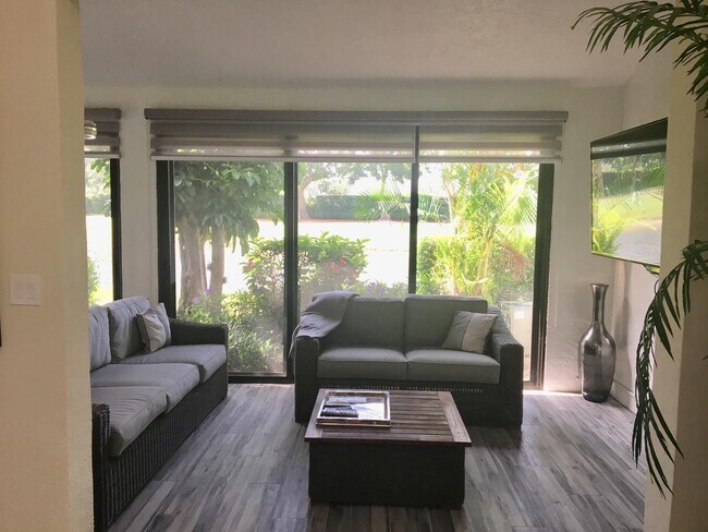 Building Photo - 7770 La Mirada Dr