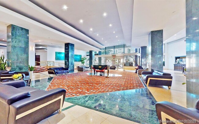 Building Photo - 6345 Collins Ave