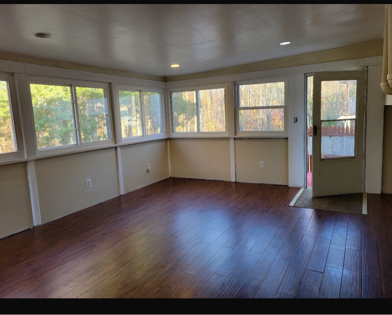 Building Photo - 15012 Cordell Ave