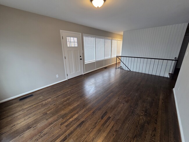 Building Photo - 611 Austin Ln