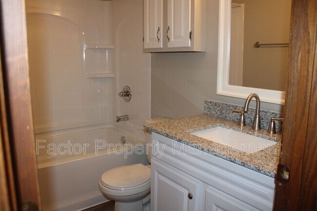 Building Photo - 101 Heather Ln