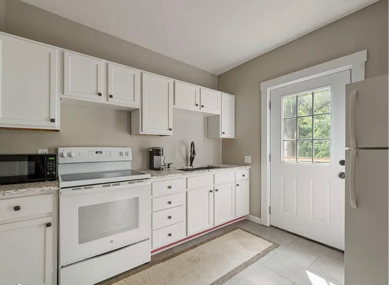 Building Photo - 1614 Lucia Ave