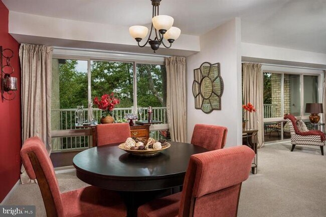 Building Photo - 6001 Hunt Ridge Rd