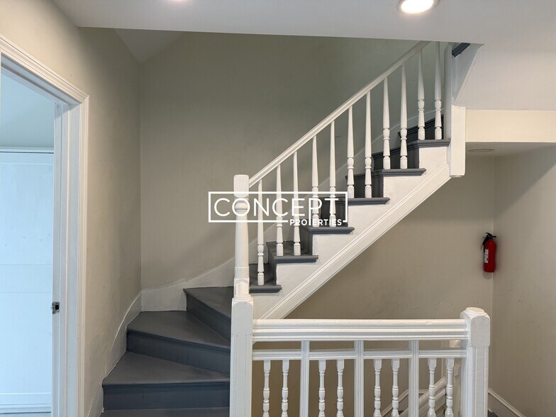 Building Photo - 4 Woodbine St