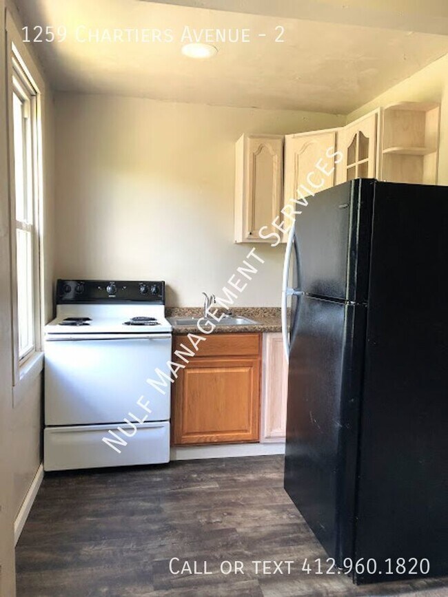 Primary Photo - 2 Bed, 1 Bath unit in Crafton Heights
