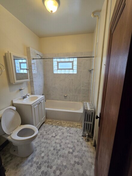 Building Photo - 8417 S Burnham Ave