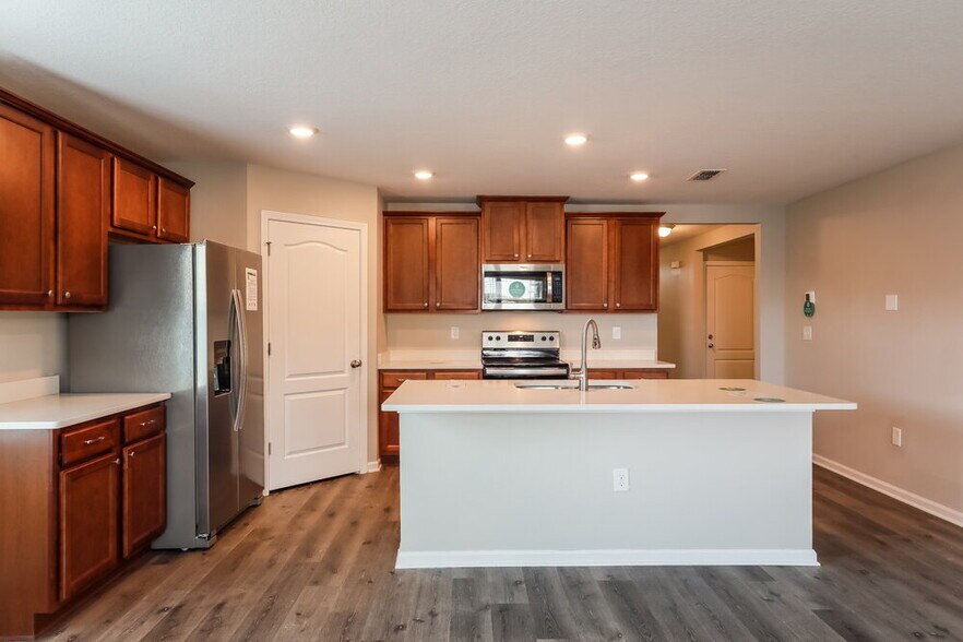 Building Photo - 3514 Songbird Lakes Dr