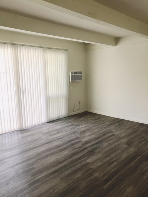 Building Photo - 440 S Oxford Ave