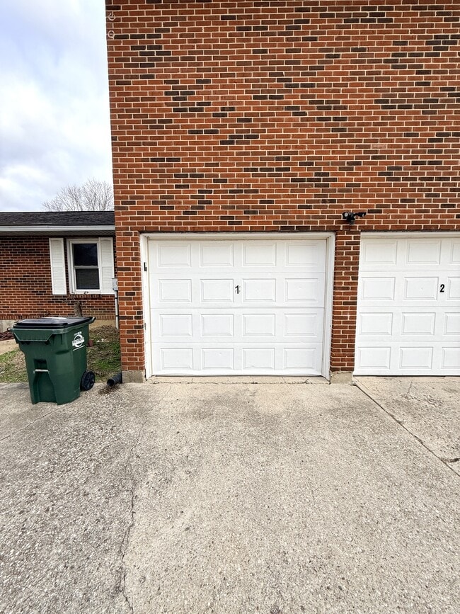 Building Photo - 705 Gordon Smith Blvd