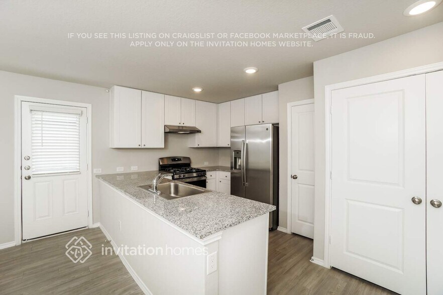 Building Photo - 14110 Silos Meadows