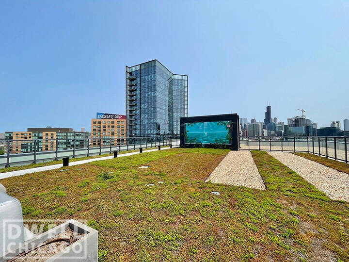 Building Photo - 710 N Aberdeen St