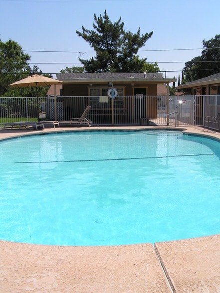 Primary Photo - 2708 Wilson Ave