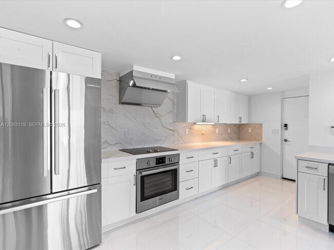 Building Photo - 345 Ocean Dr