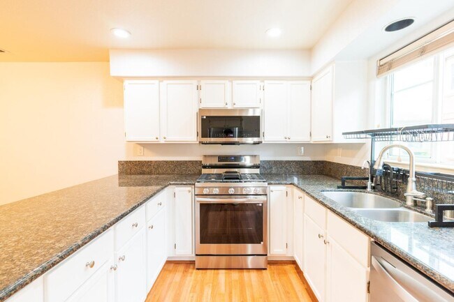 Building Photo - 4097 Alder Terrace