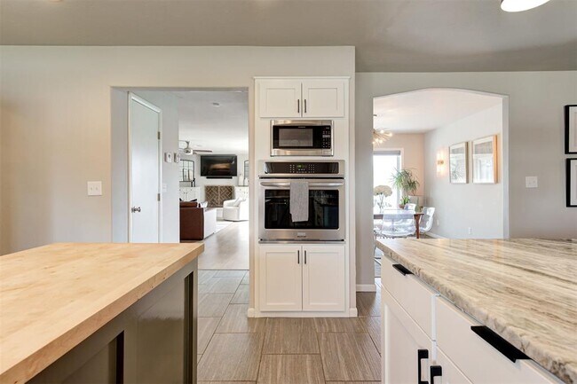 Building Photo - 3127 NW 69th St