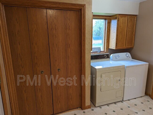 Building Photo - 4537 21st St