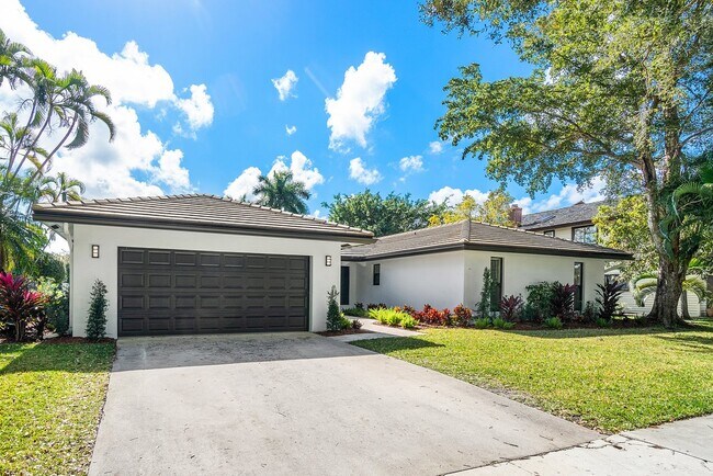 Building Photo - 3432 Pine Haven Cir