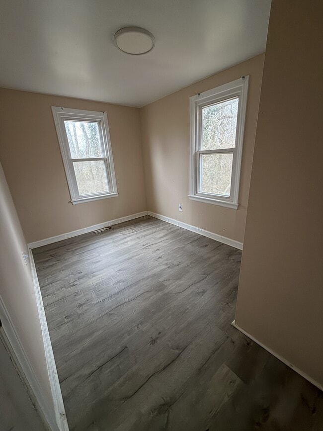 Building Photo - 1601 Macedonia Church Rd