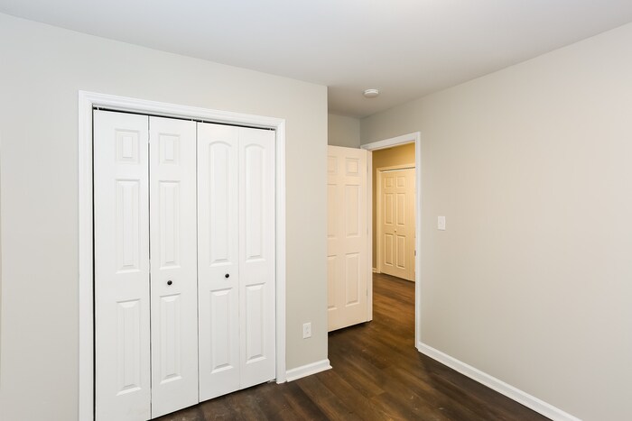 Building Photo - 300 Brookside Dr