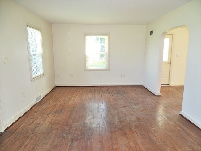 Building Photo - 534 Old Akron Rd