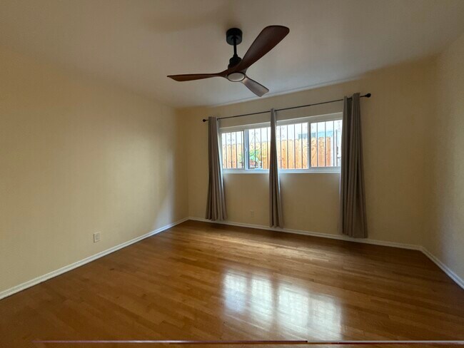 Bedroom - 3623 Vinton Ave