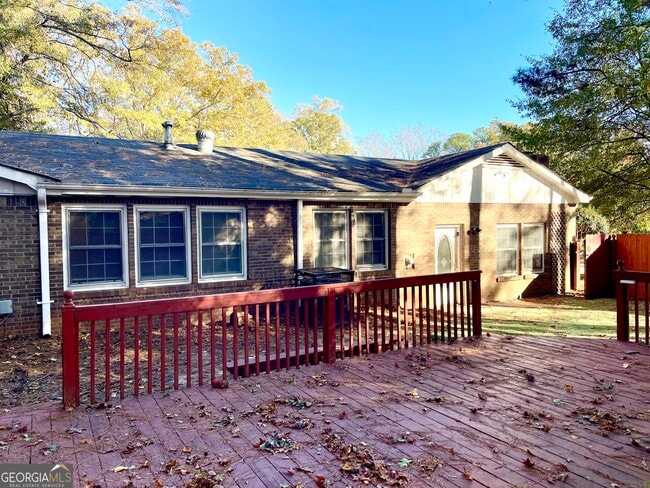 Building Photo - 3305 Spring Creek Dr SE