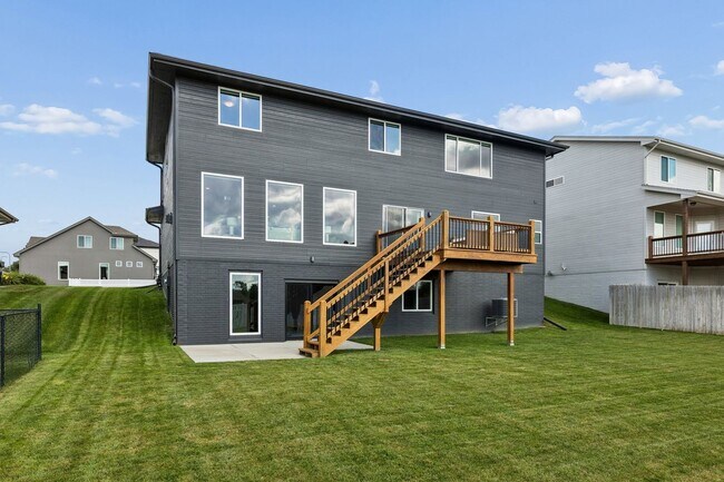 Building Photo - 303 Otoe Dr