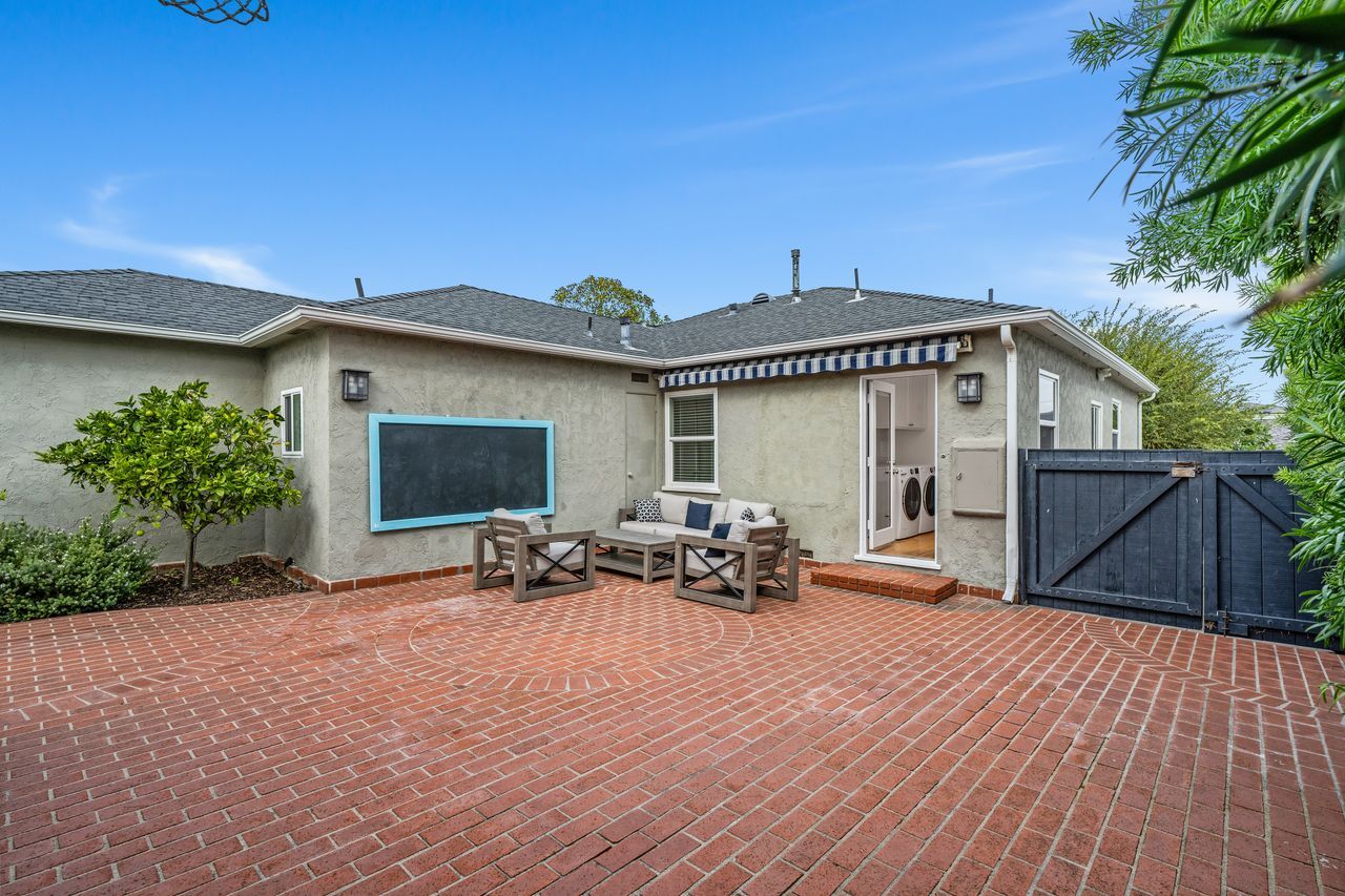 Building Photo - 7901 Westlawn Ave