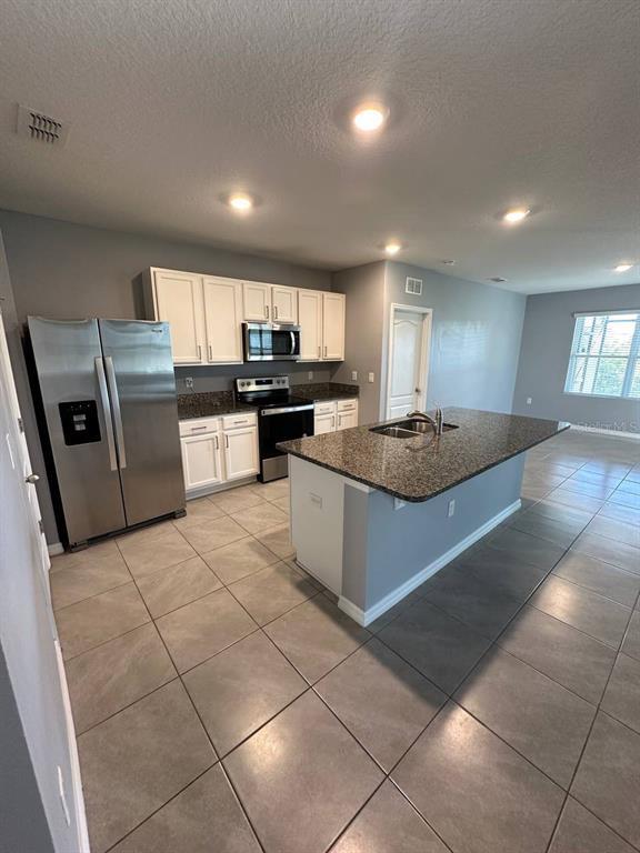 Building Photo - 513 Nicken Grove