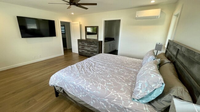 Building Photo - FULLY FURNISHED, STUNNING, BRAND NEW CONST...