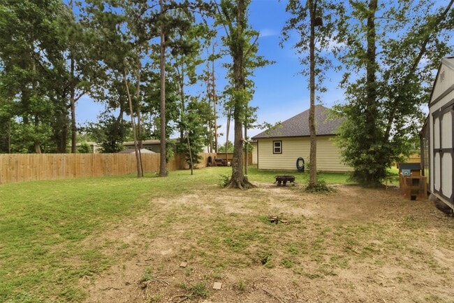 Building Photo - 16529 Kingsbury Dr