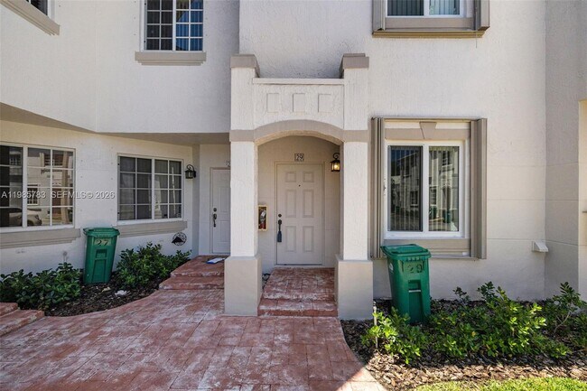 Building Photo - 15750 SW 92nd Ave