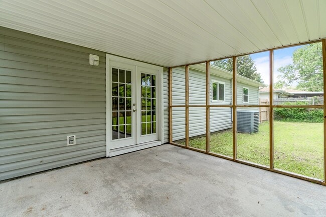 Building Photo - 2916 Knight Rd