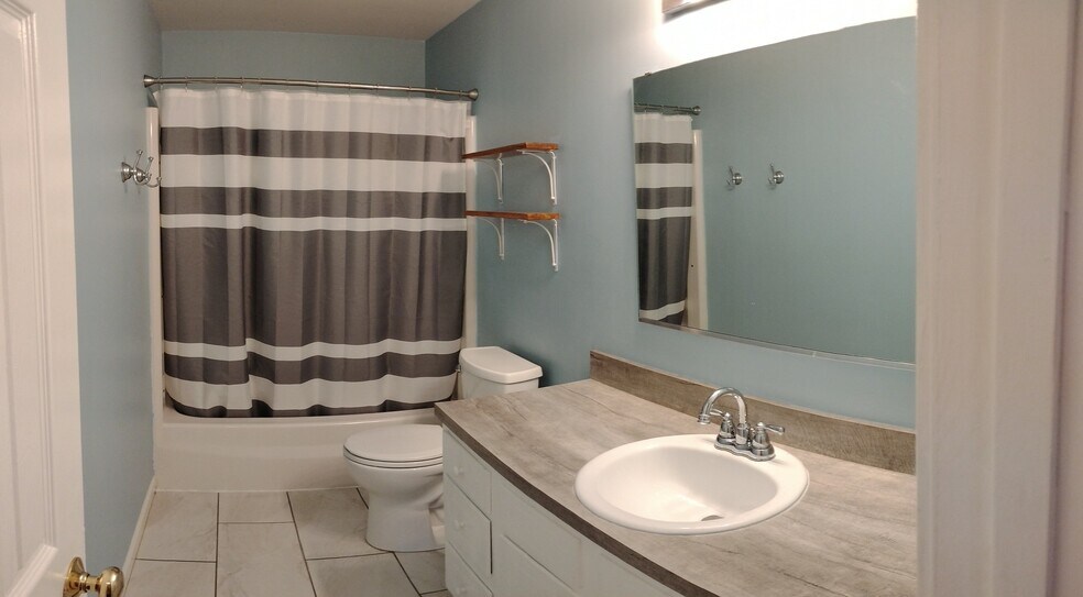 Upstairs full bathroom - 529 Strawberry Hill Rd