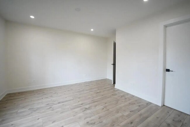 Building Photo - 2060 N Rand Rd
