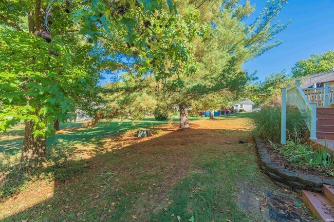 Building Photo - 657 E Heather Dr