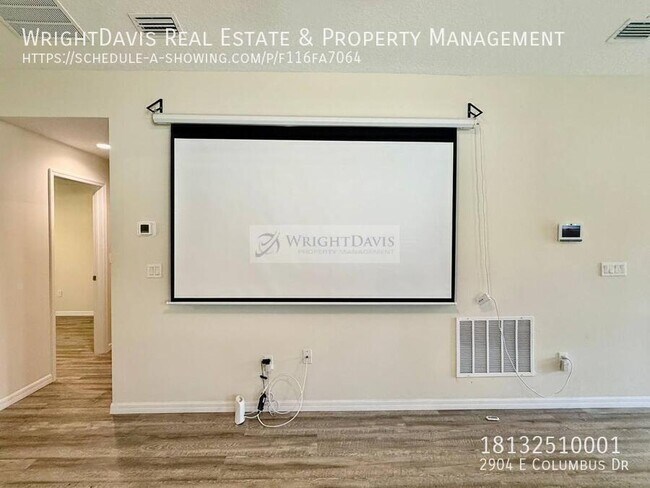 Building Photo - 2904 E Columbus Dr