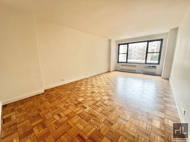 Building Photo - 145 4th Ave