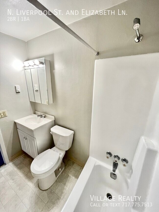 Building Photo - 75 N Liverpool St