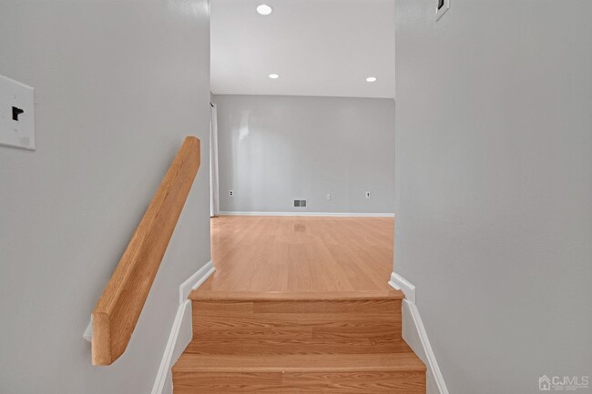Building Photo - 1090 Schmidt Ln