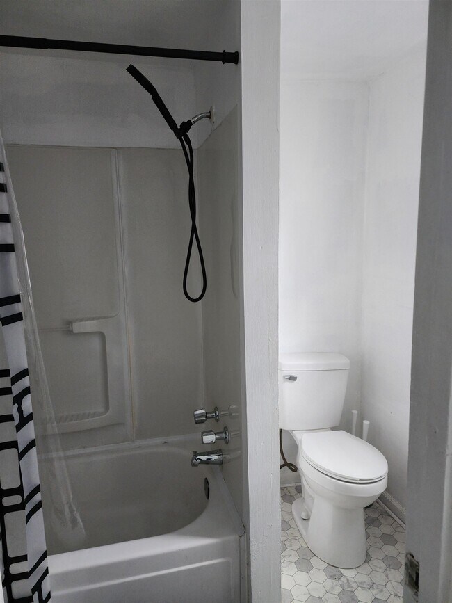 Building Photo - 1625 Old Bainbridge Rd